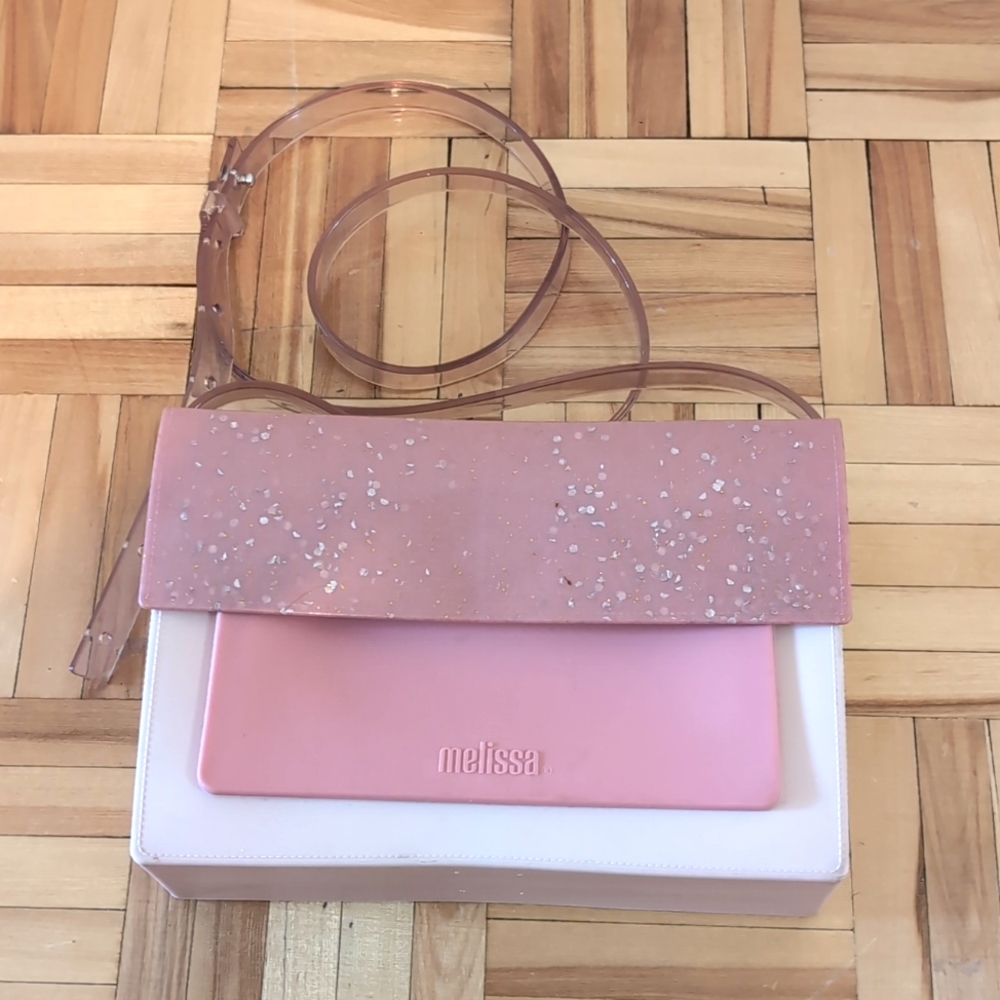 Melissa Pink Crossbody Bag with Modern Design